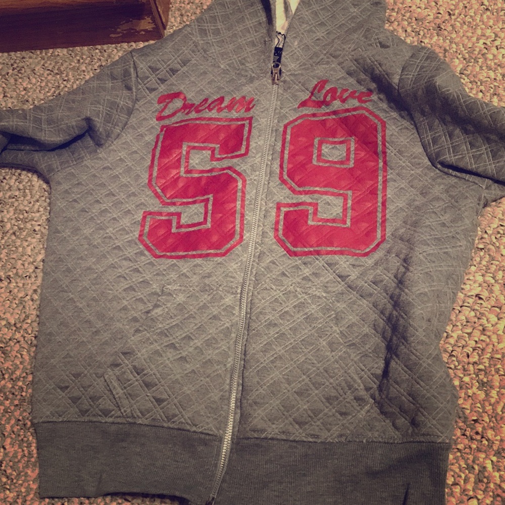 Sweatshirt with the number 59